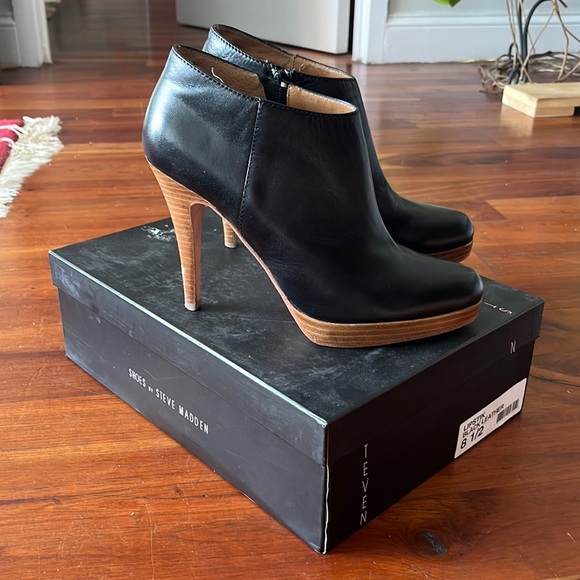 Steve Madden Shoes - Steve Madden 8.5 Lipstick Black Leather boots